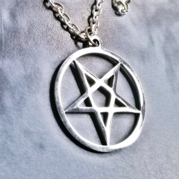 Inverted Pentagram Silver Necklace - Picture 2 of 3